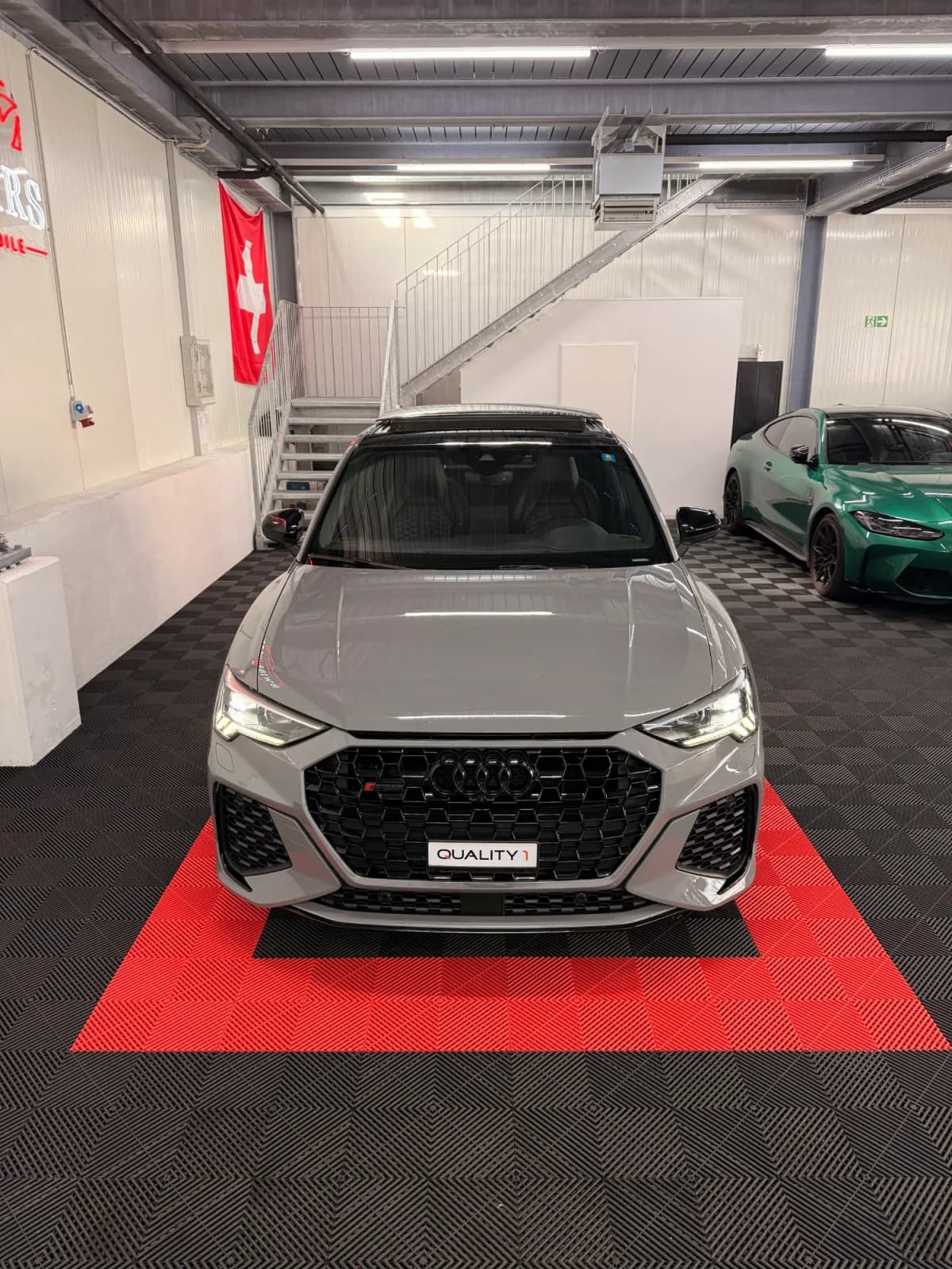 AUDI RSQ3 - Miniature 3