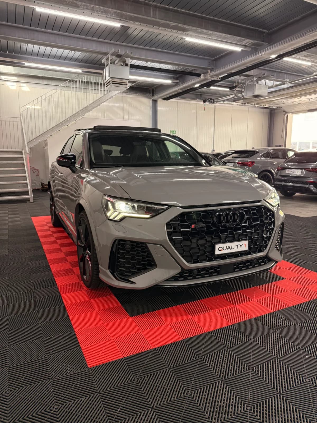 AUDI RSQ3 - Miniature 5