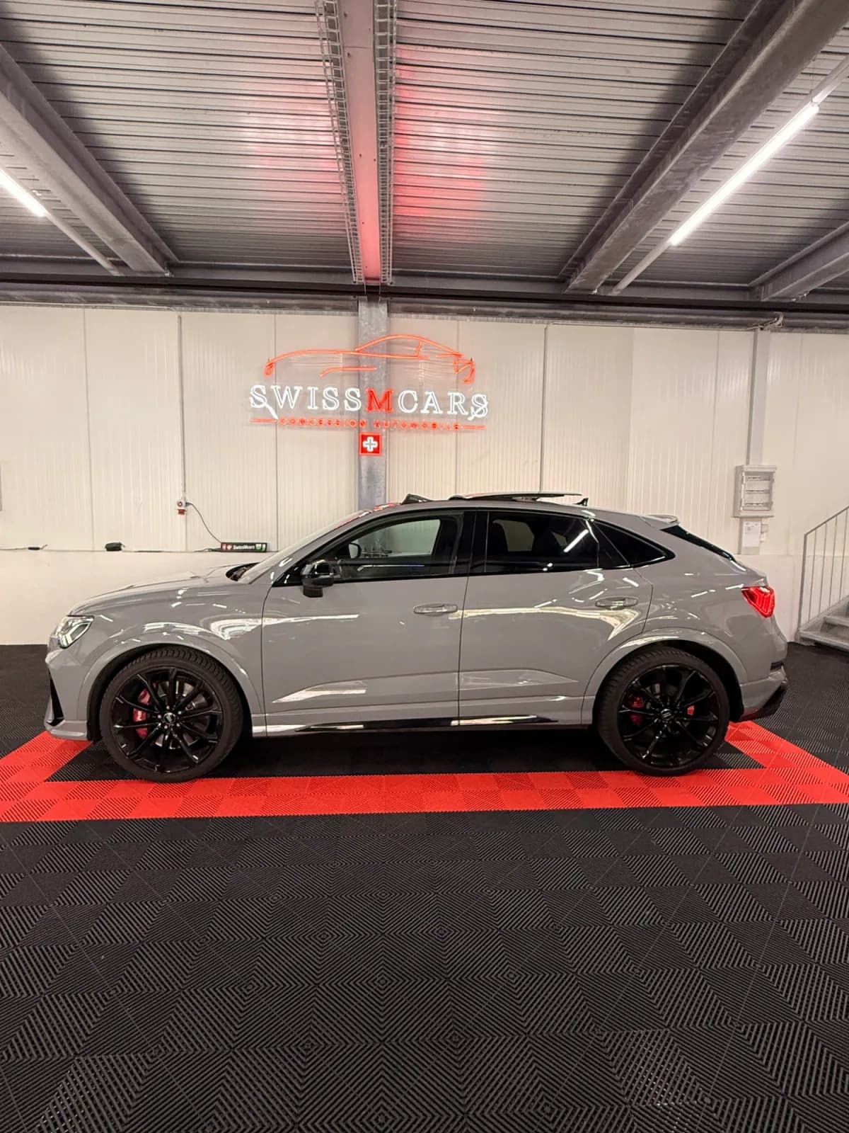 AUDI RSQ3 - Miniature 6