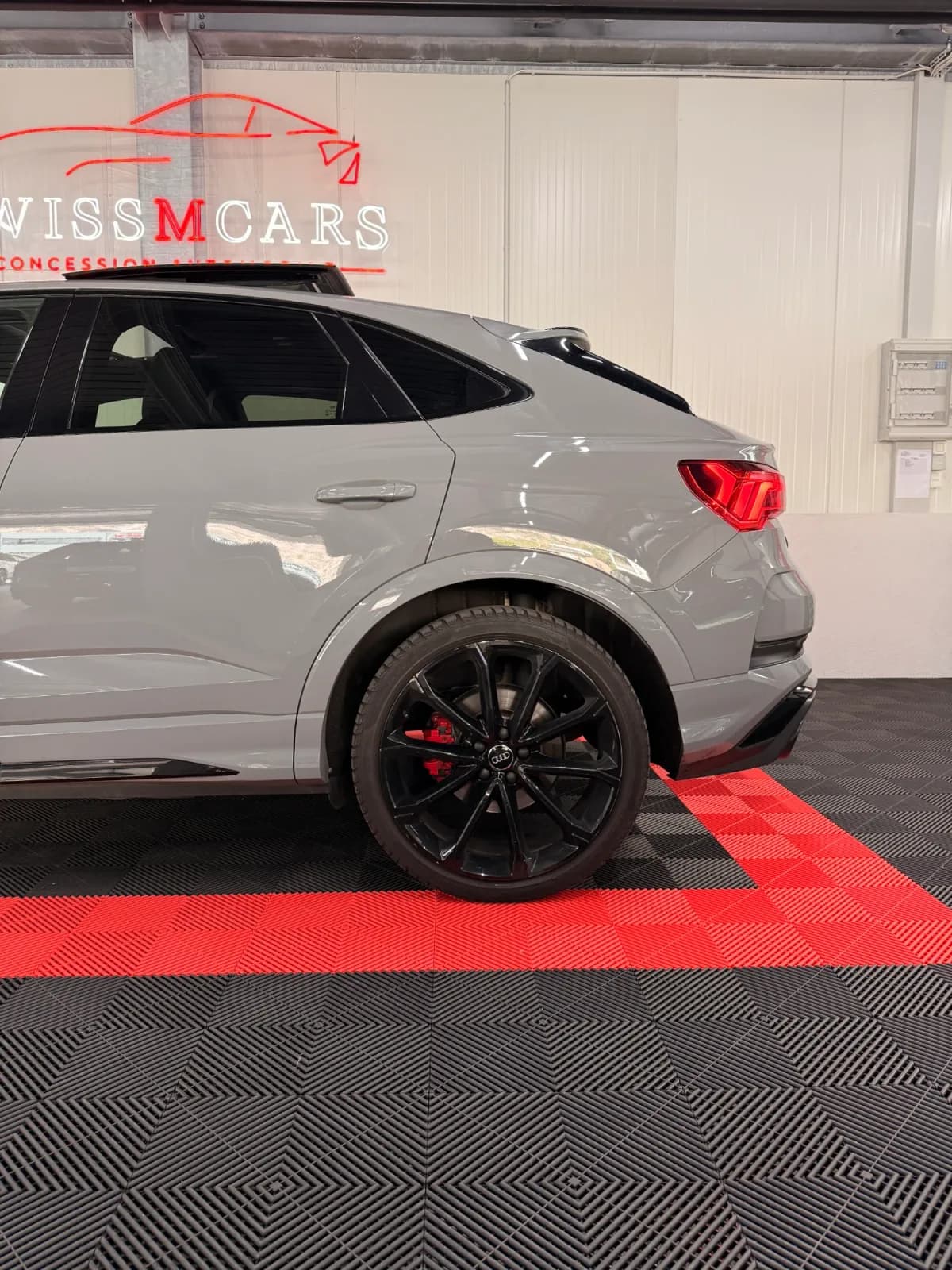AUDI RSQ3 - Miniature 8