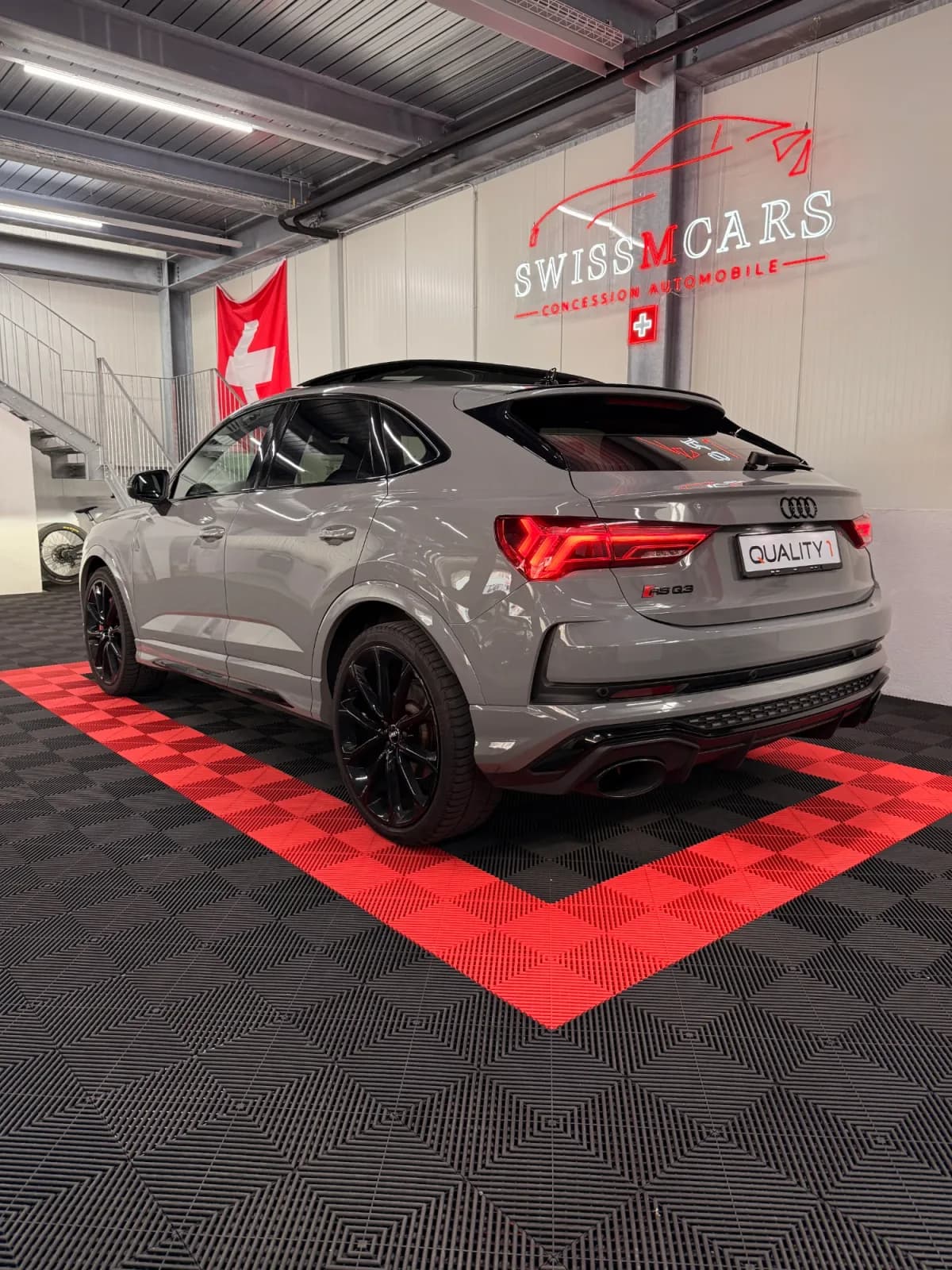 AUDI RSQ3 - Miniature 10