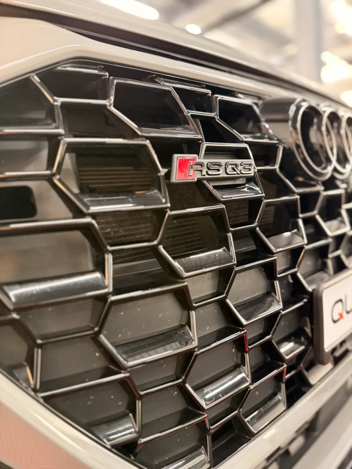 AUDI RSQ3 - Miniature 23