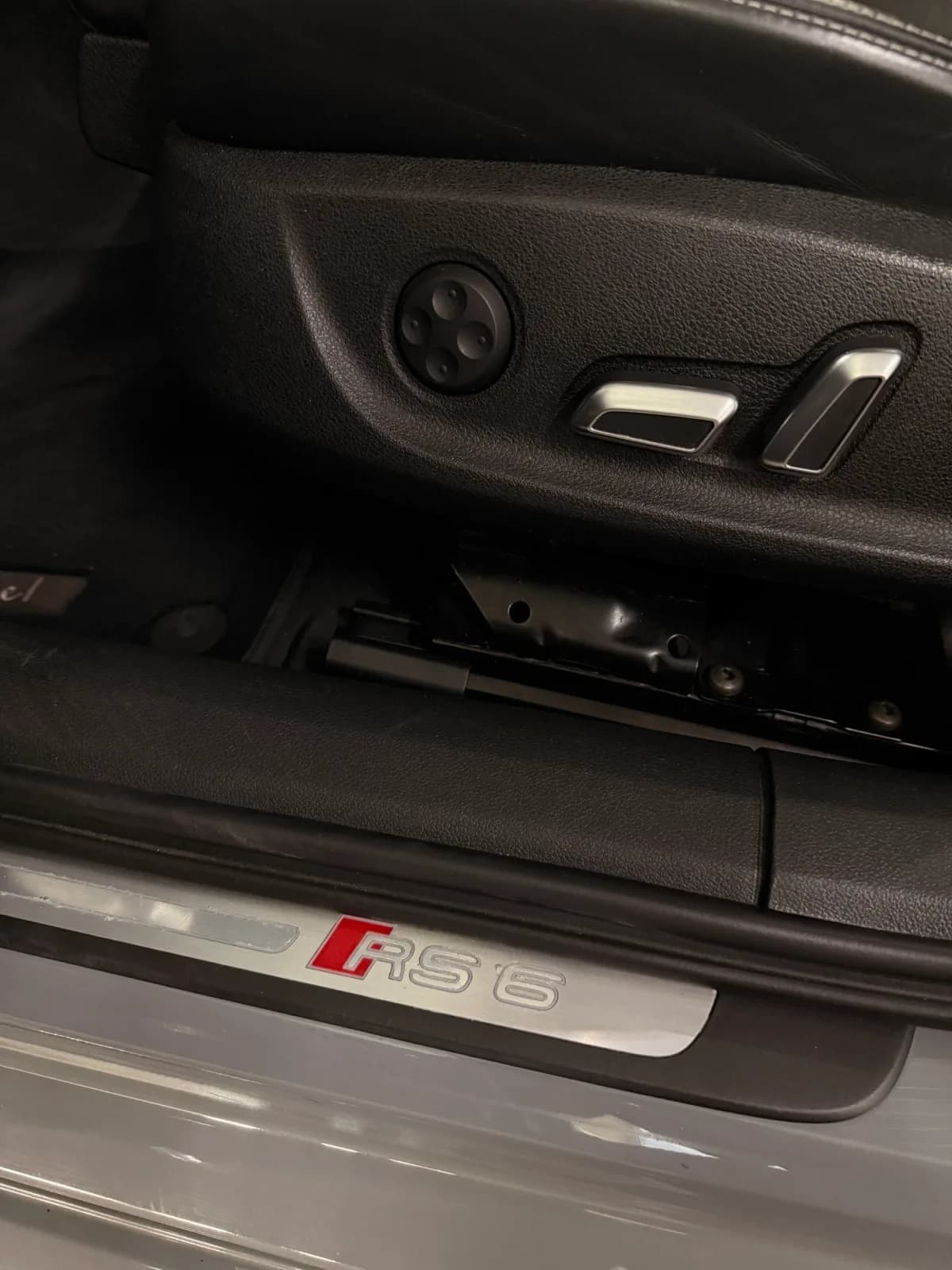 AUDI RS6 ABT - Miniature 28