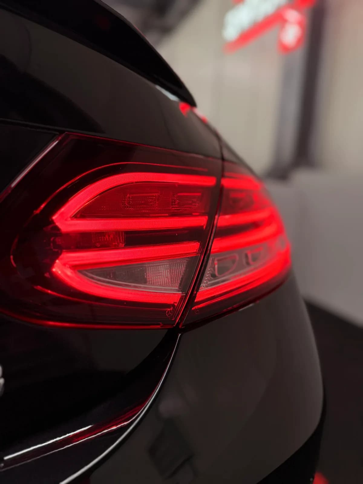 Mercedes-Benz C 43 AMG Premium + - Miniature 26