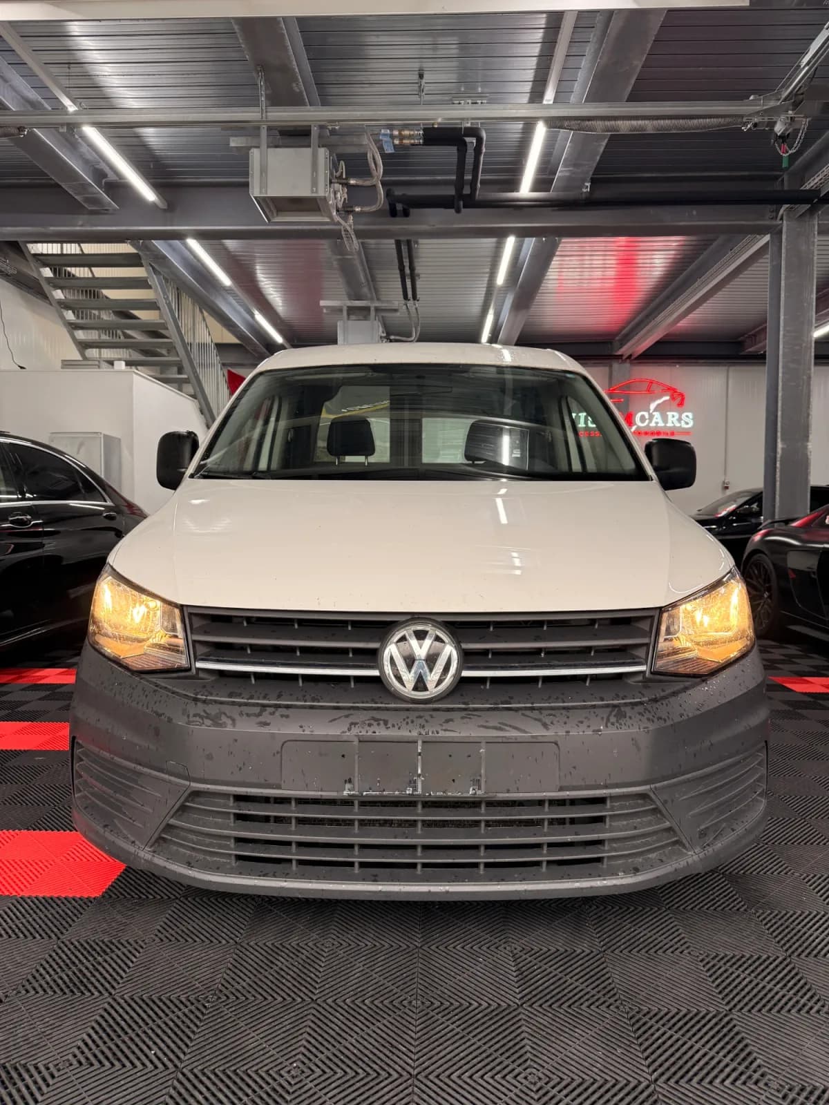 VW Caddy - Miniature 2