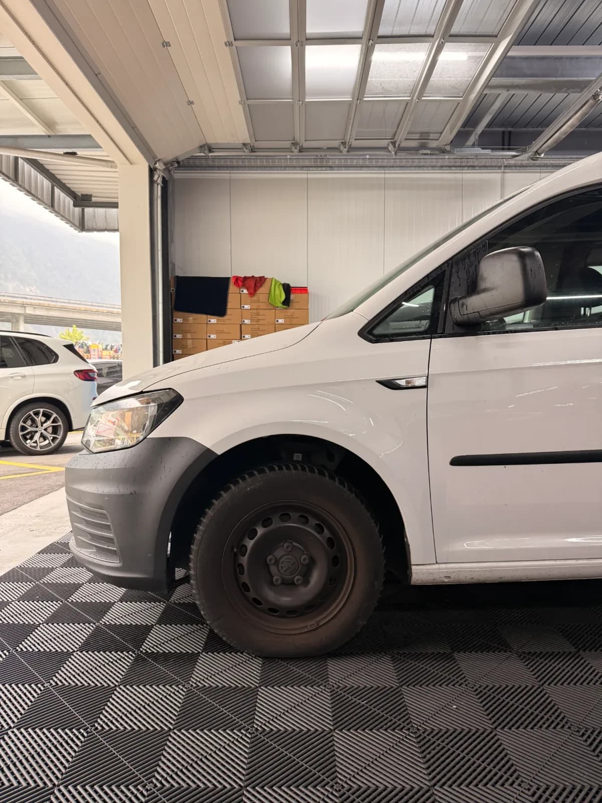 VW Caddy - Miniature 5