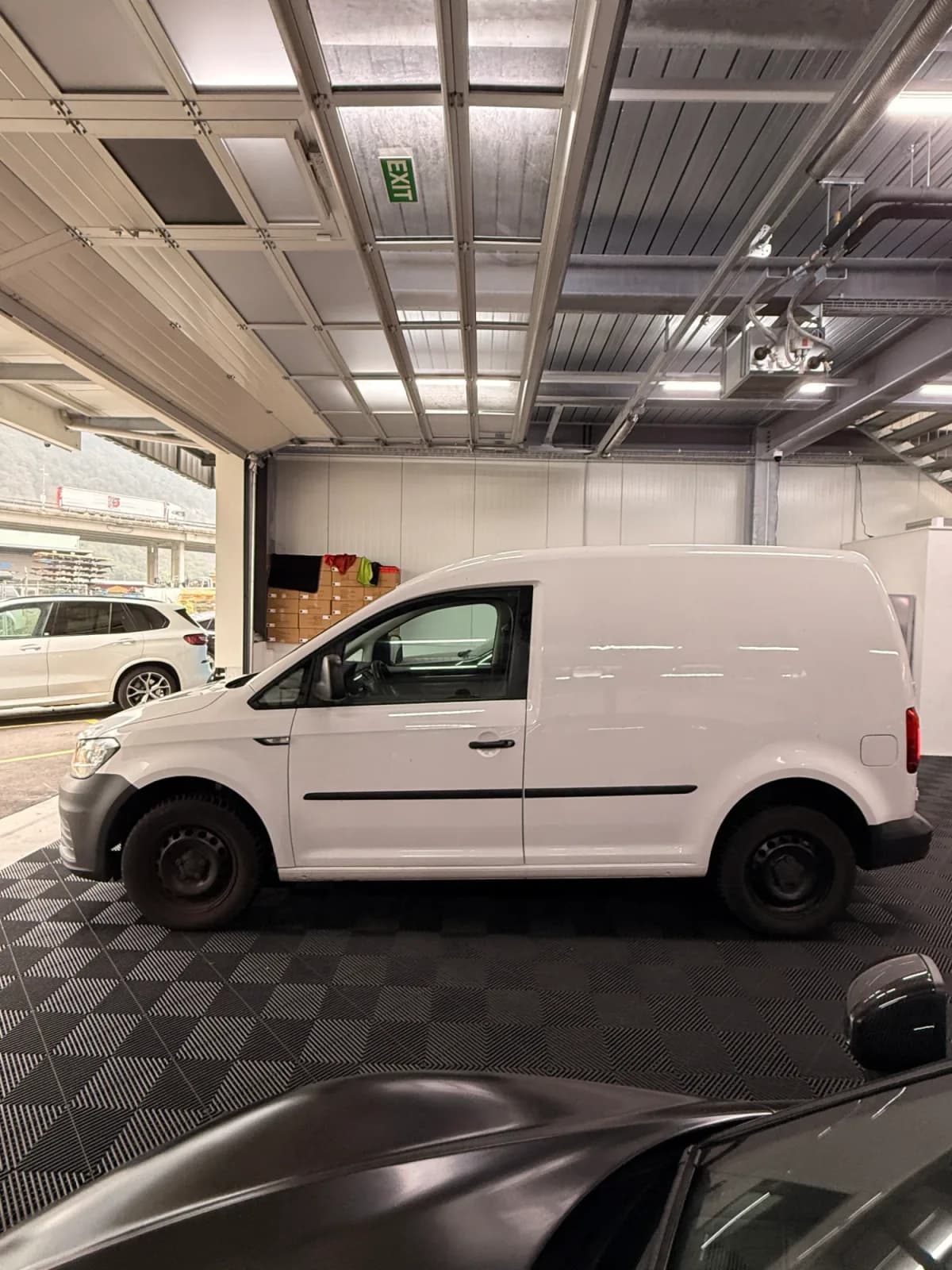 VW Caddy - Miniature 7