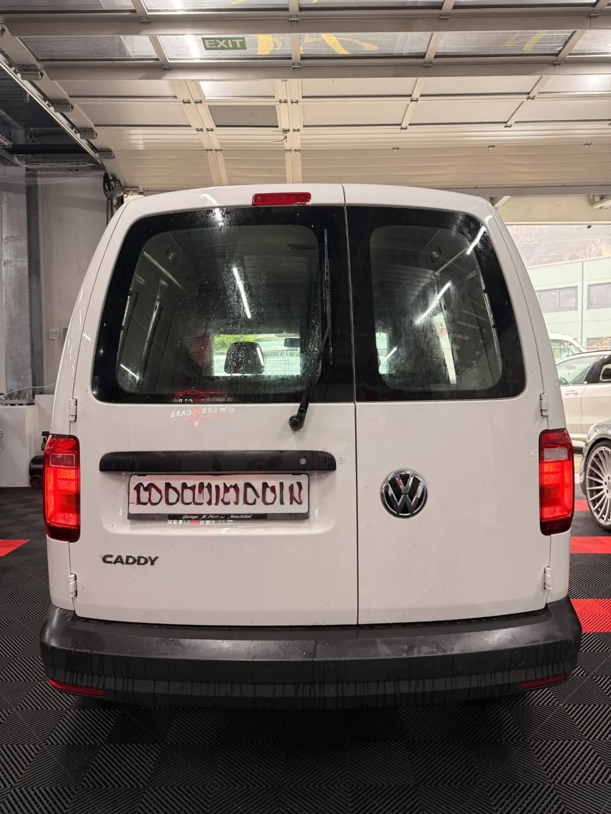 VW Caddy - Miniature 9