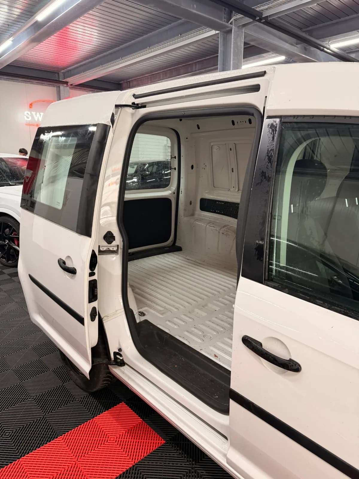 VW Caddy - Miniature 14