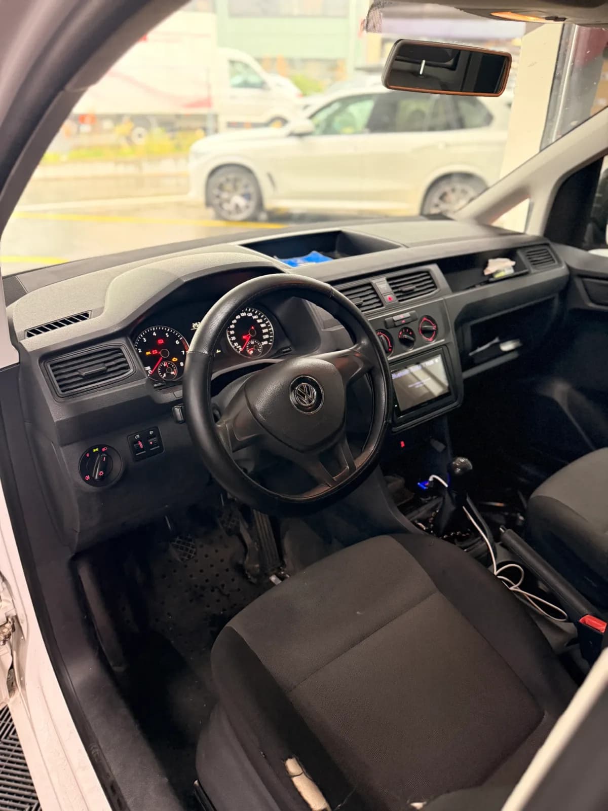VW Caddy - Miniature 16