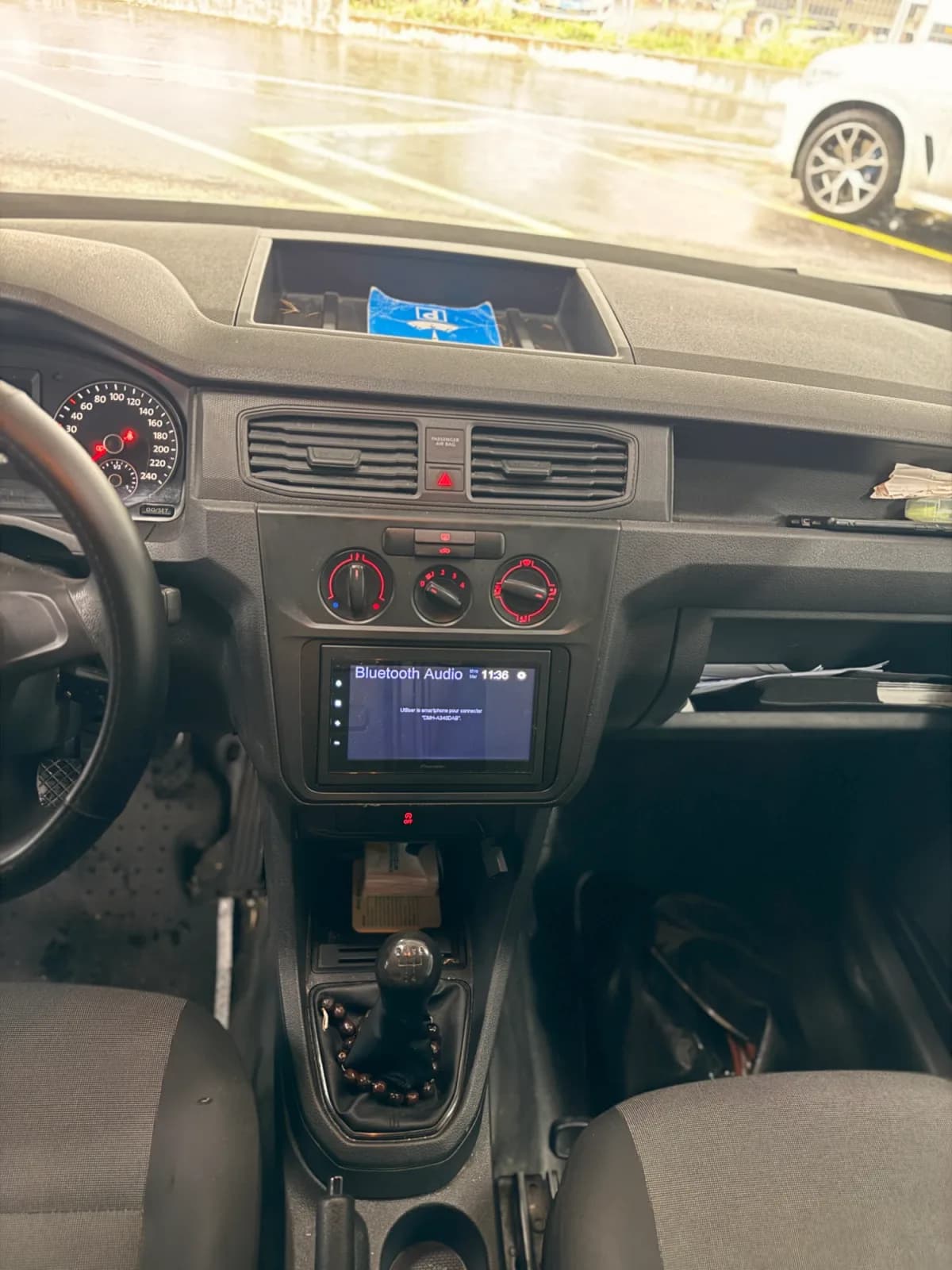 VW Caddy - Miniature 18