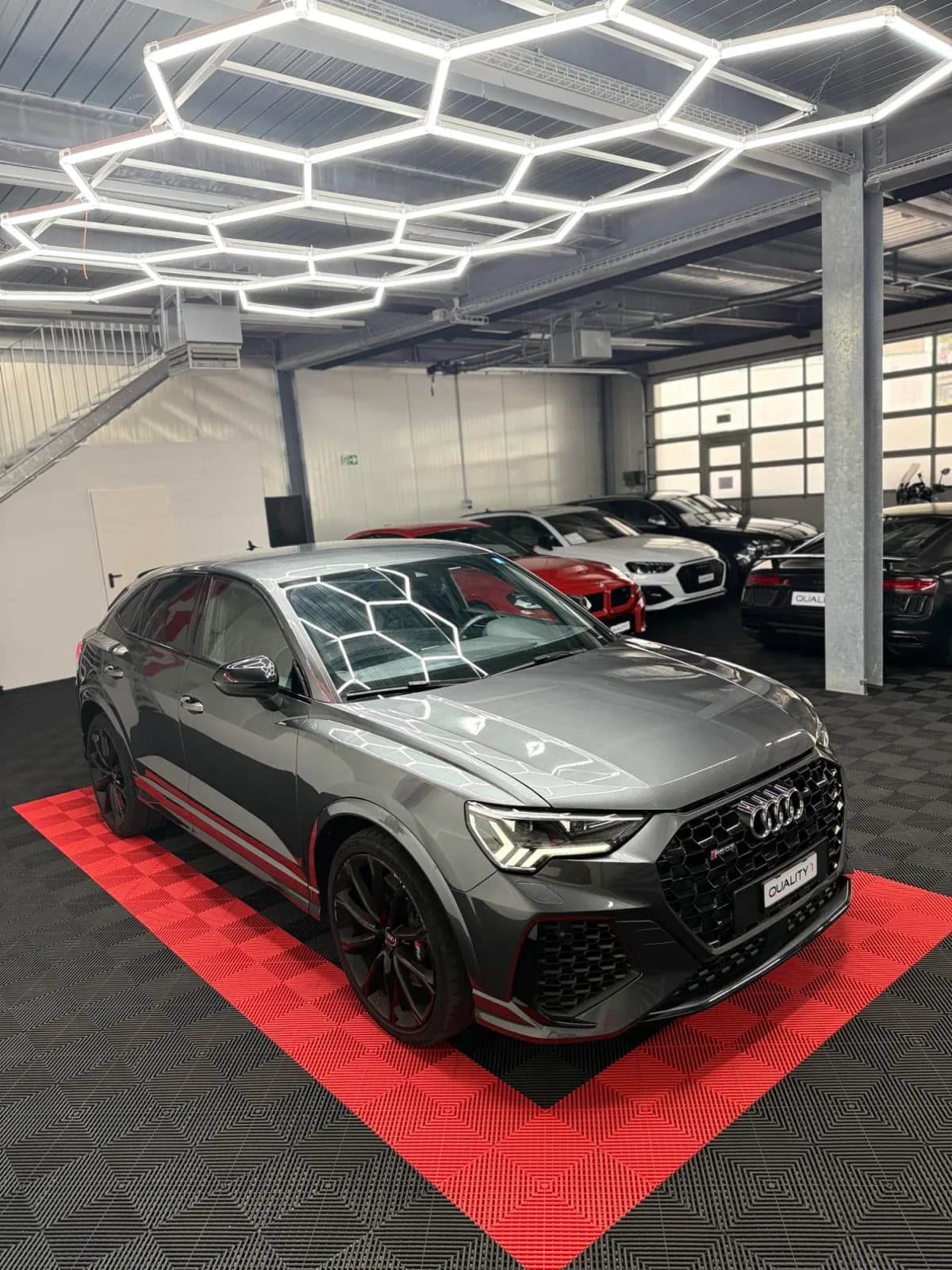 AUDI RSQ3 - Miniature 6