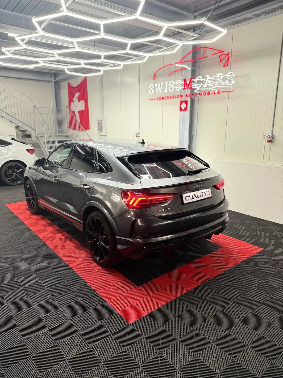 AUDI RSQ3 - Miniature 9