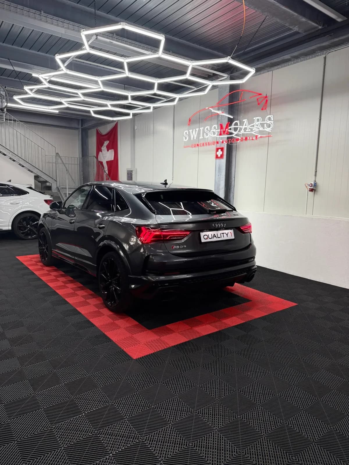 AUDI RSQ3 - Miniature 10