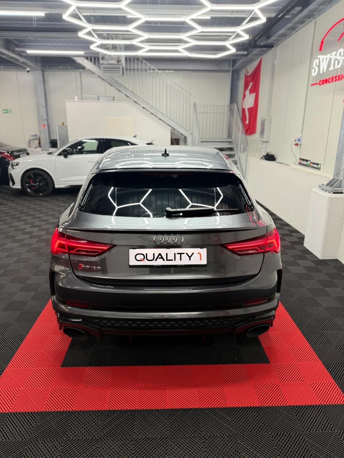 AUDI RSQ3 - Miniature 11