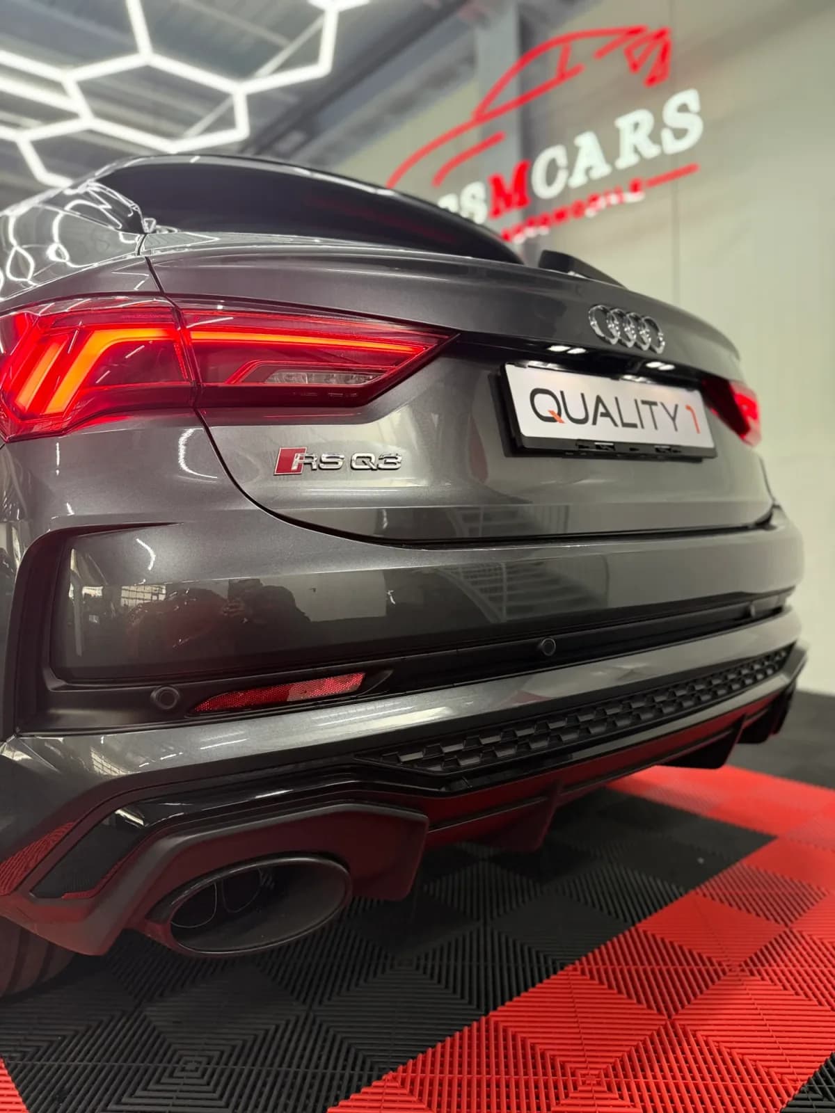 AUDI RSQ3 - Miniature 13