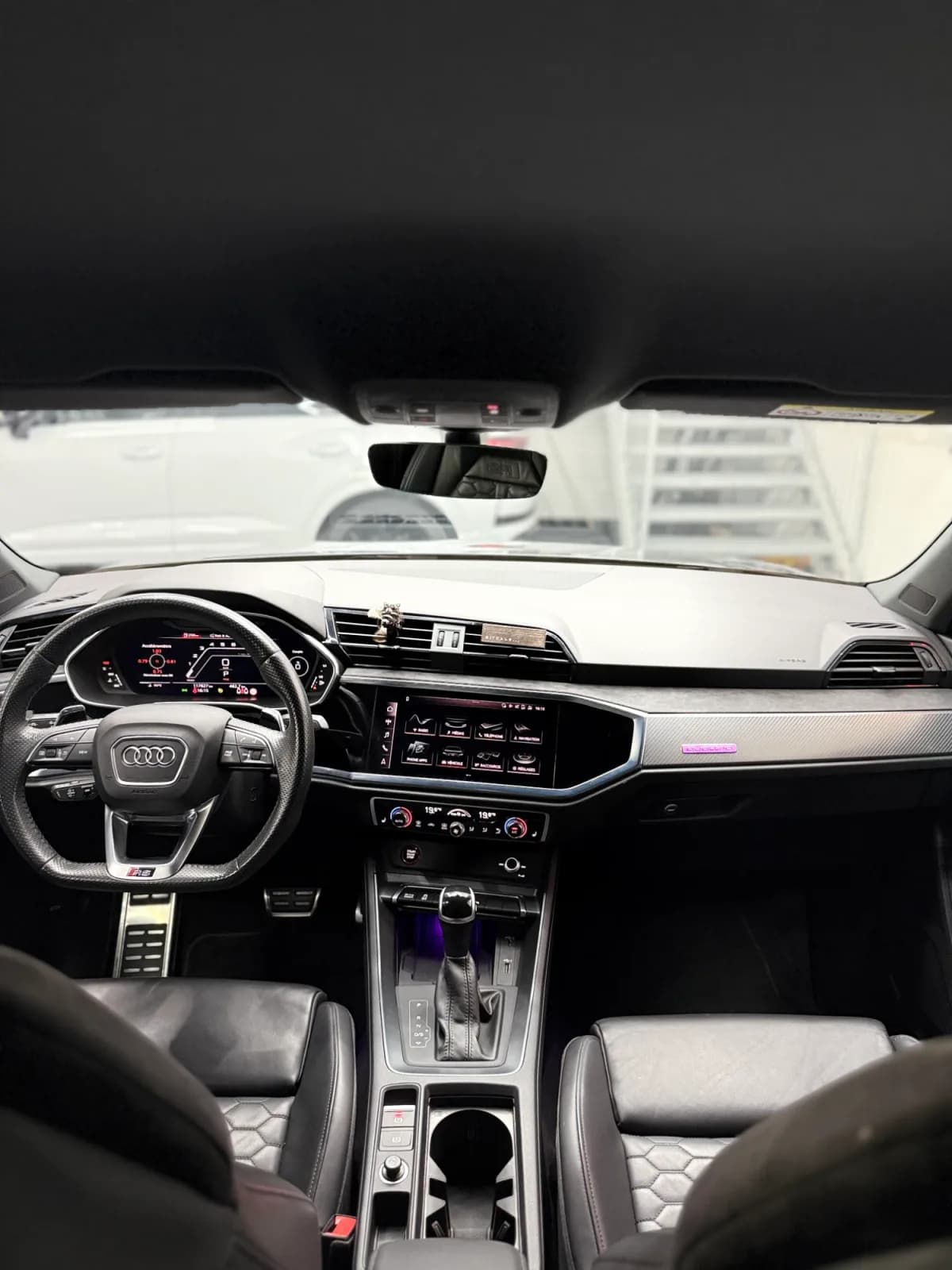 AUDI RSQ3 - Miniature 25