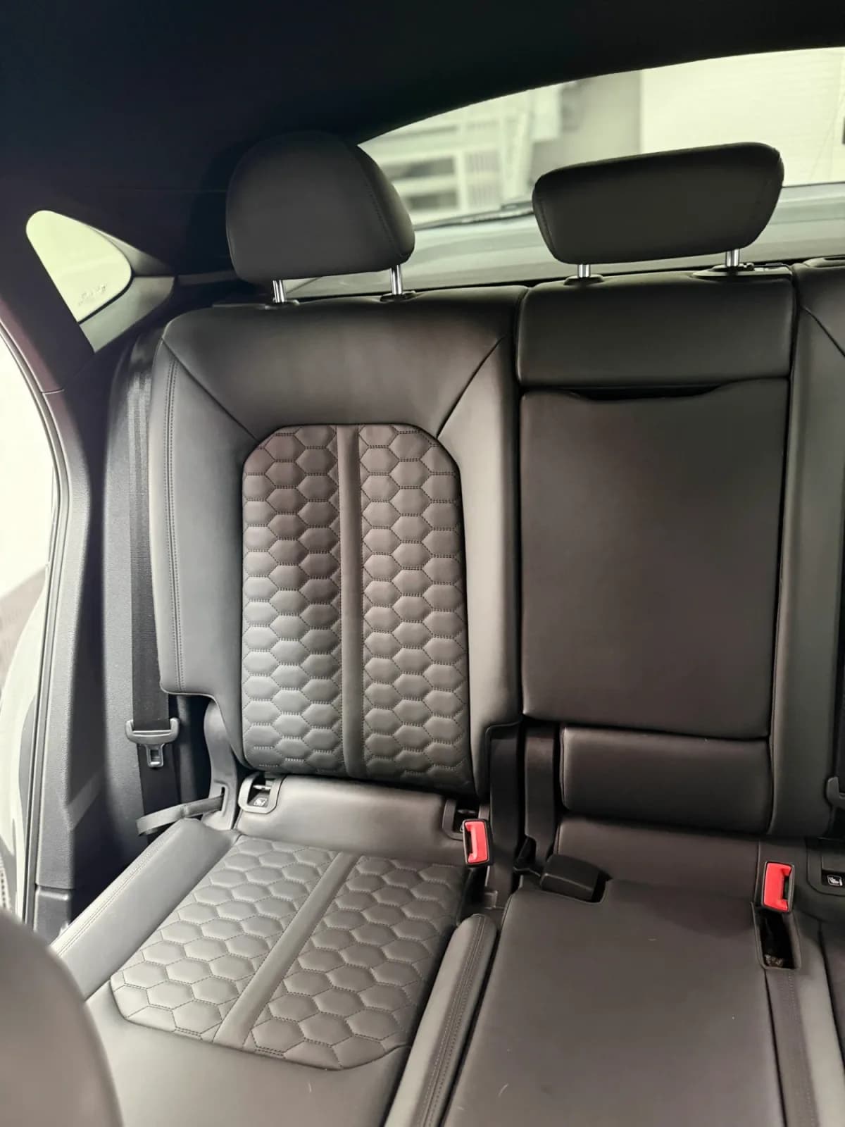 AUDI RSQ3 - Miniature 26