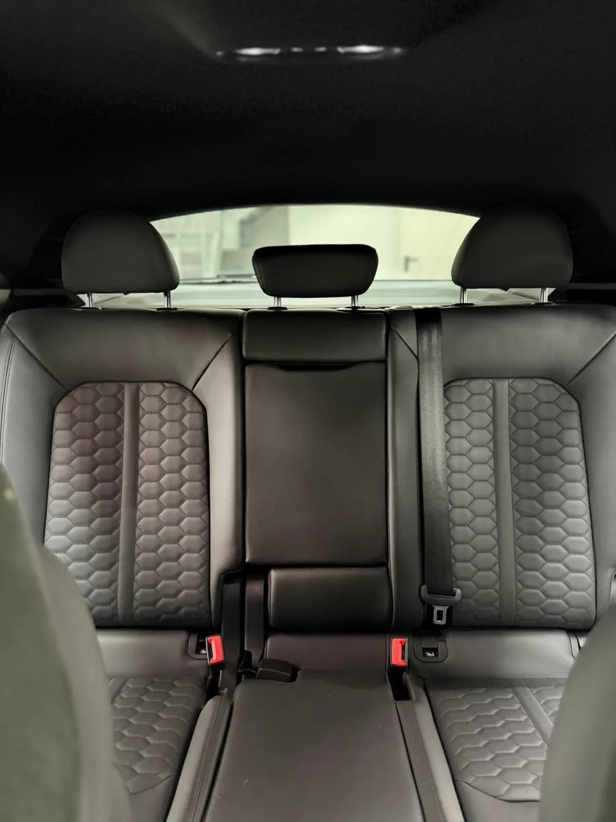 AUDI RSQ3 - Miniature 27