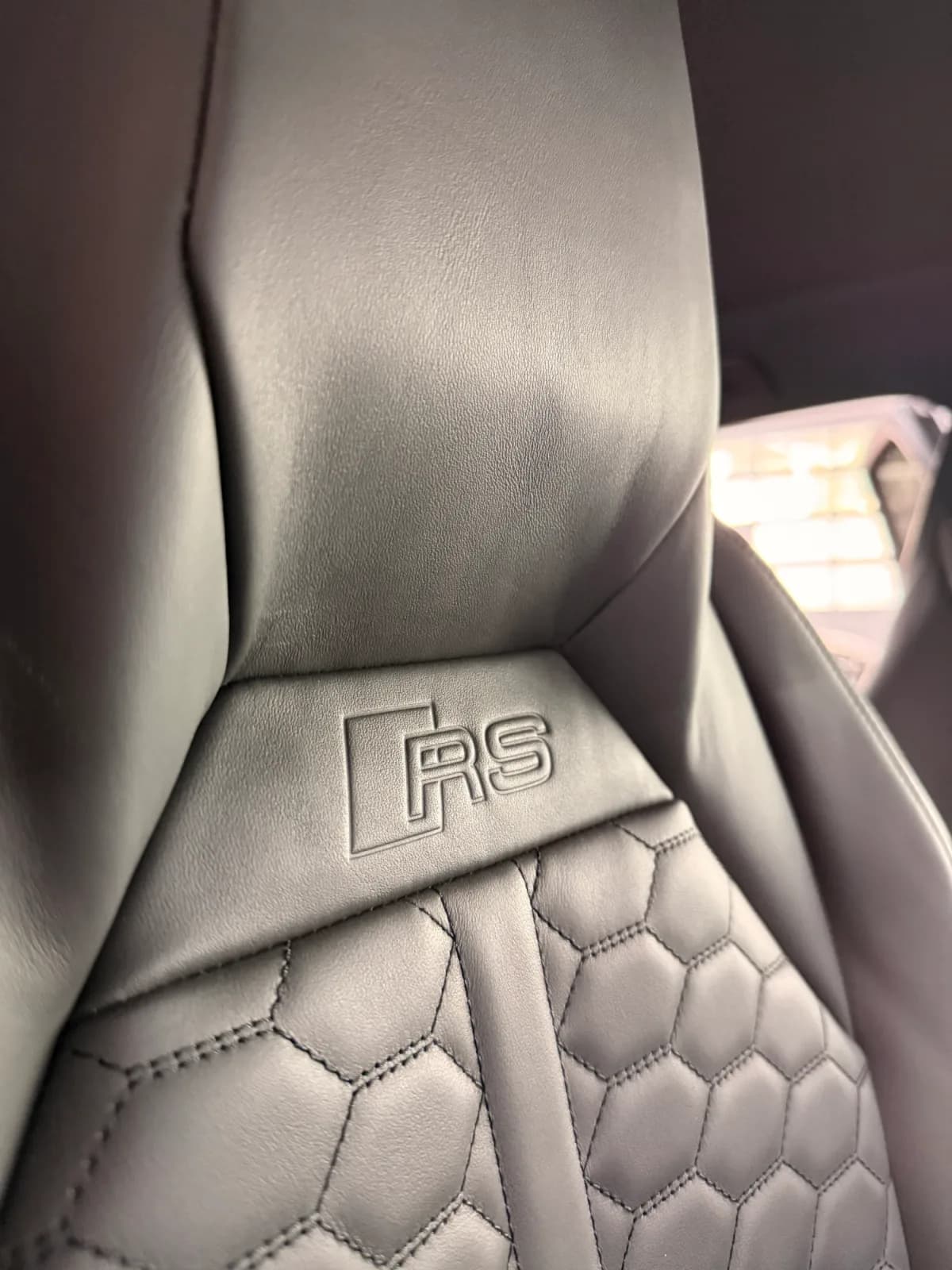 AUDI RSQ3 - Miniature 28