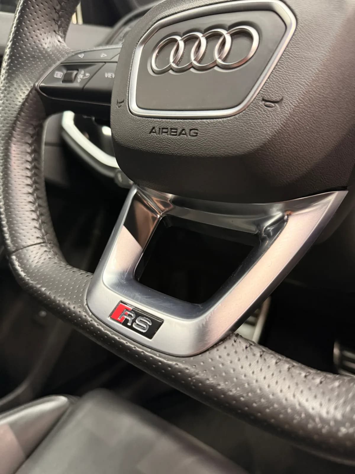 AUDI RSQ3 - Miniature 29