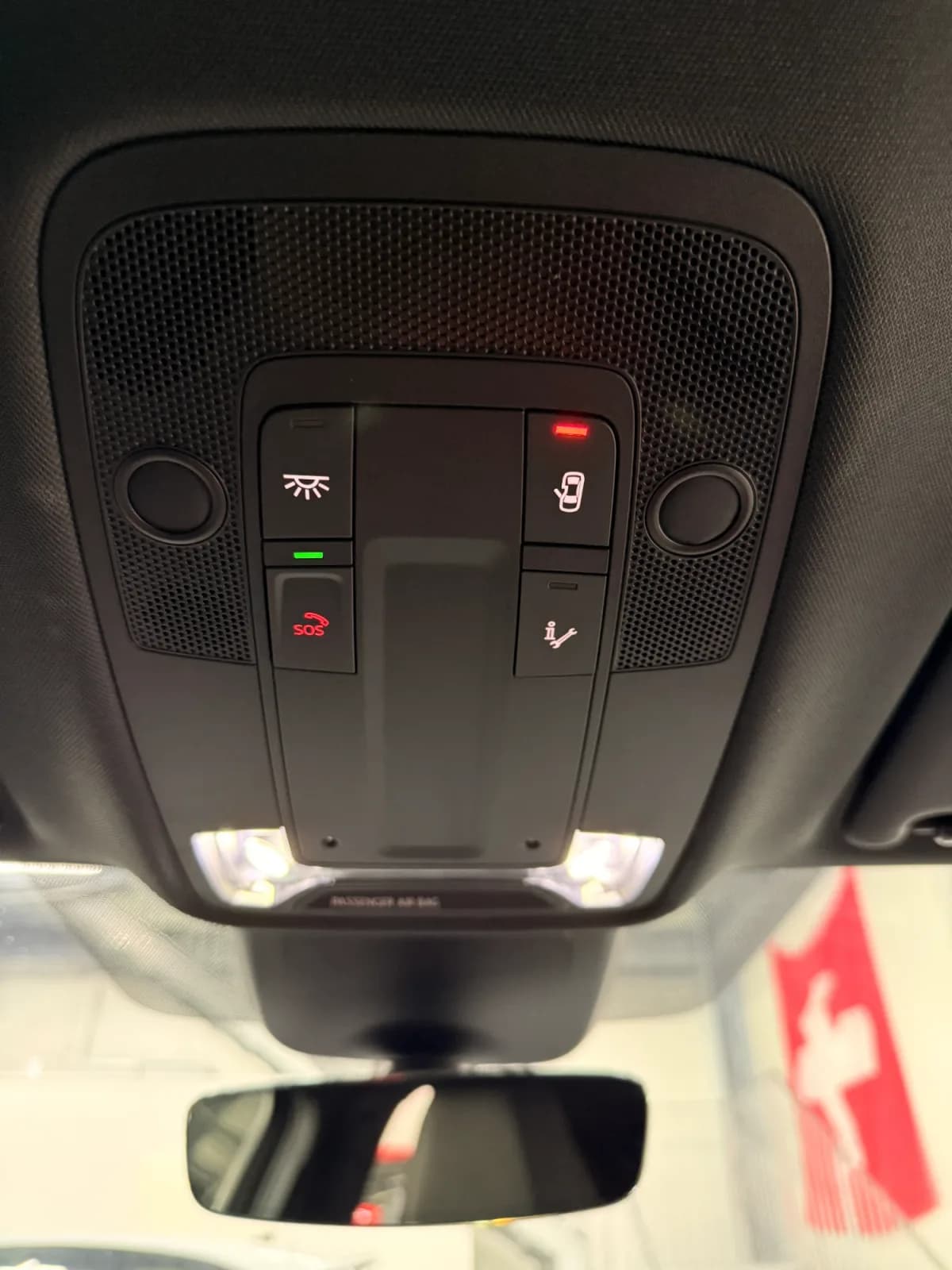 AUDI RSQ3 - Miniature 31