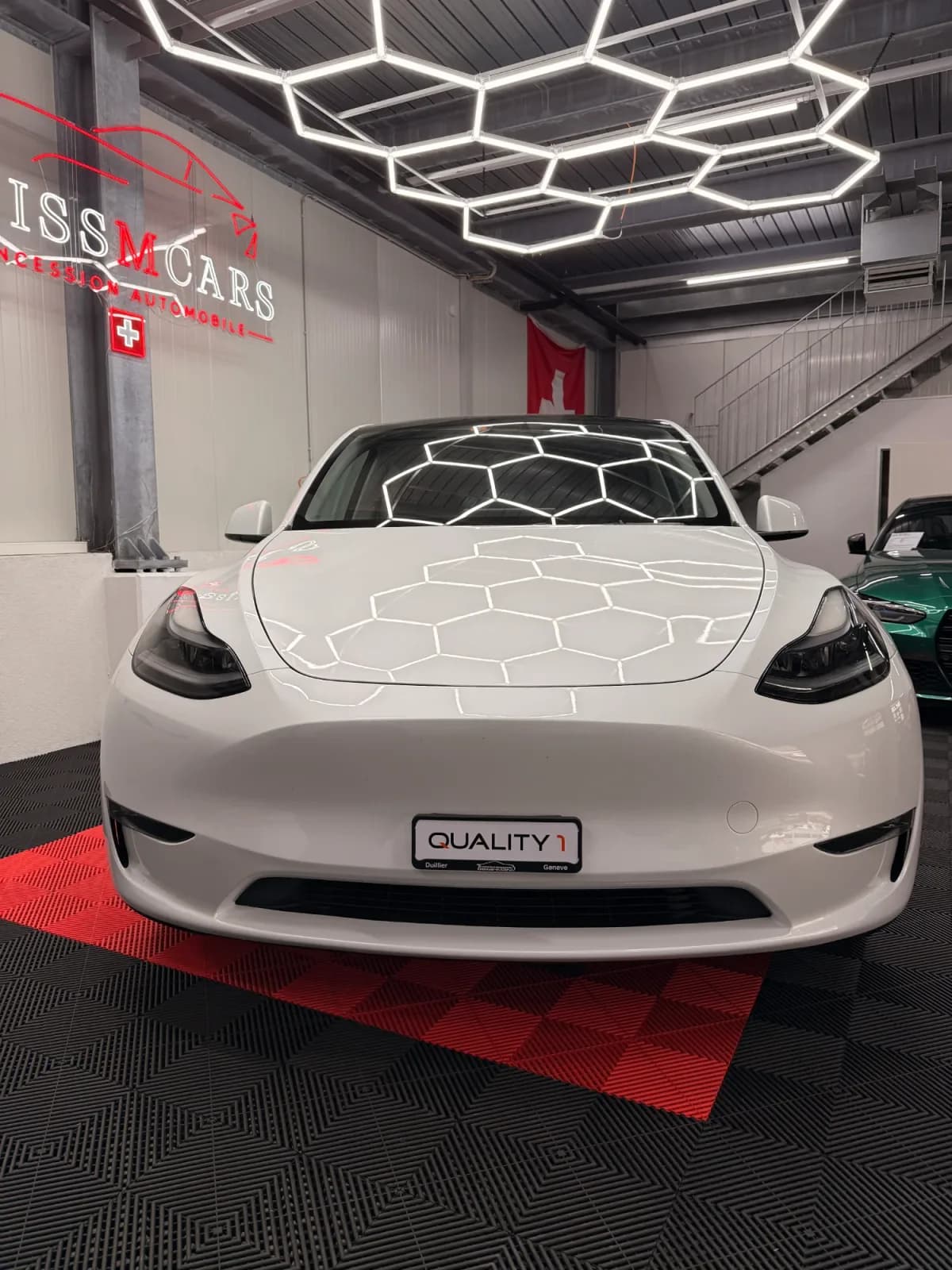 TESLA Model Y - Miniature 2
