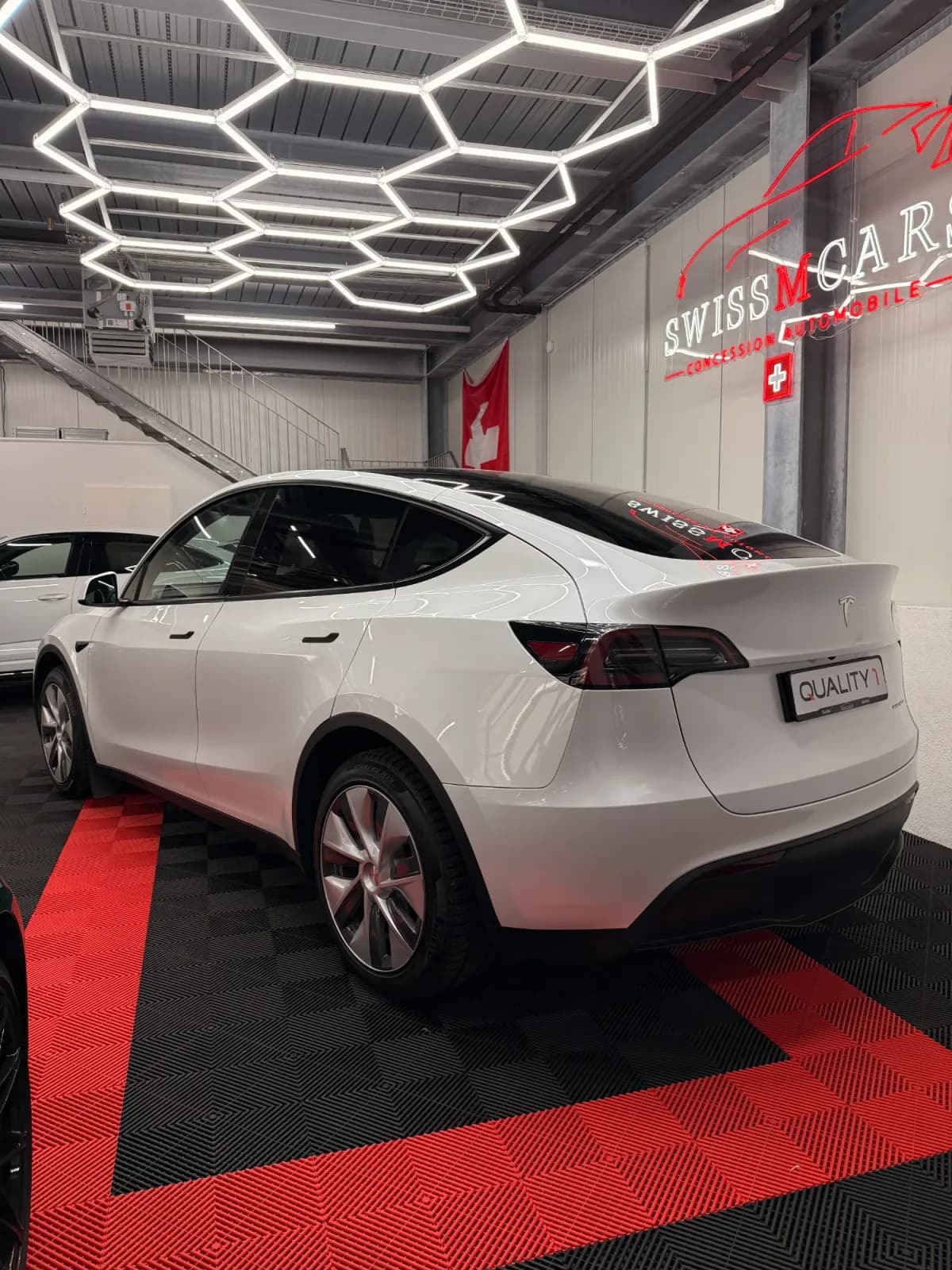 TESLA Model Y - Miniature 8