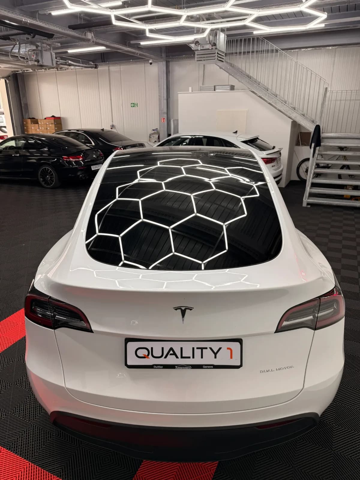 TESLA Model Y - Miniature 10
