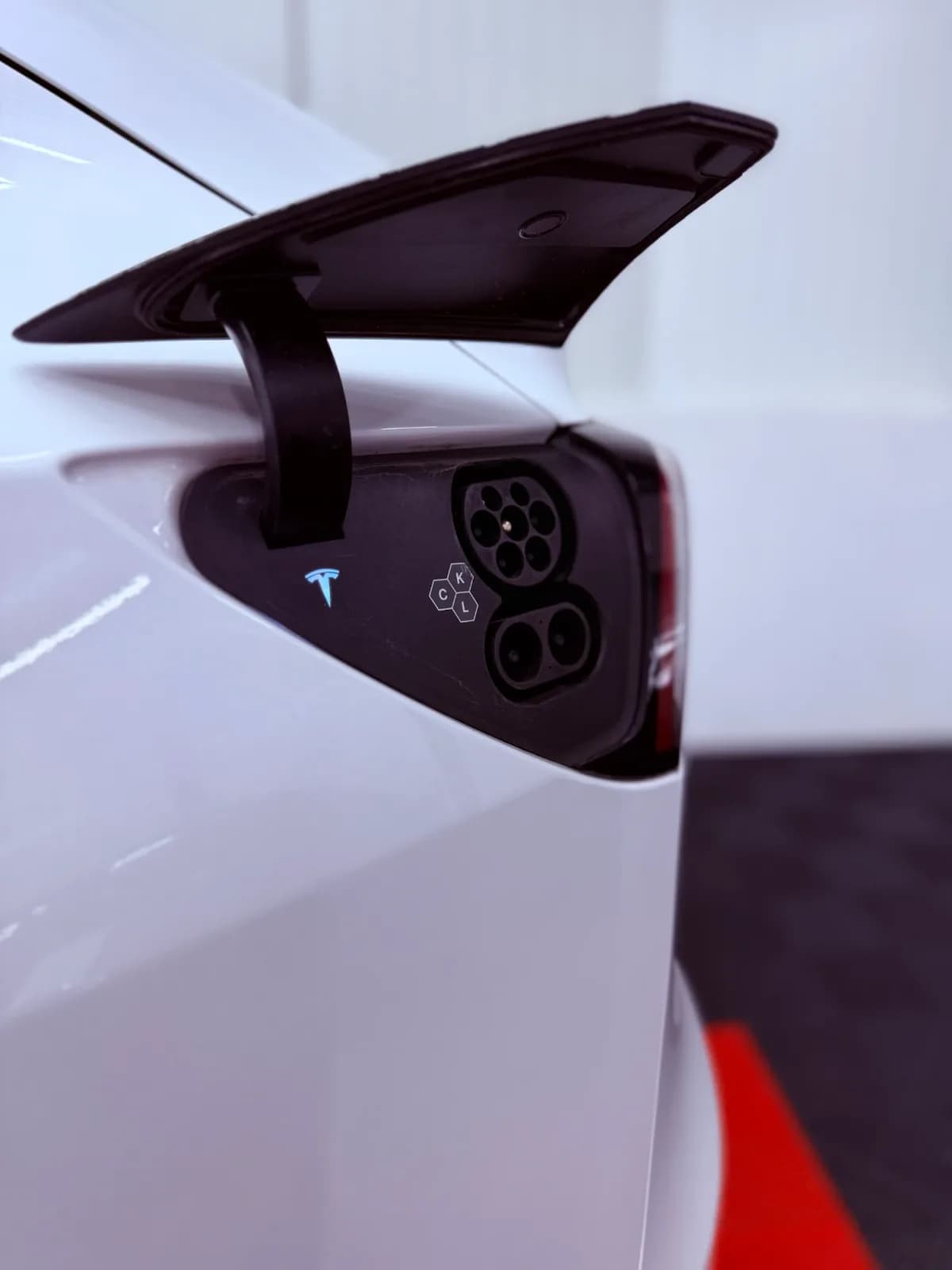 TESLA Model Y - Miniature 15