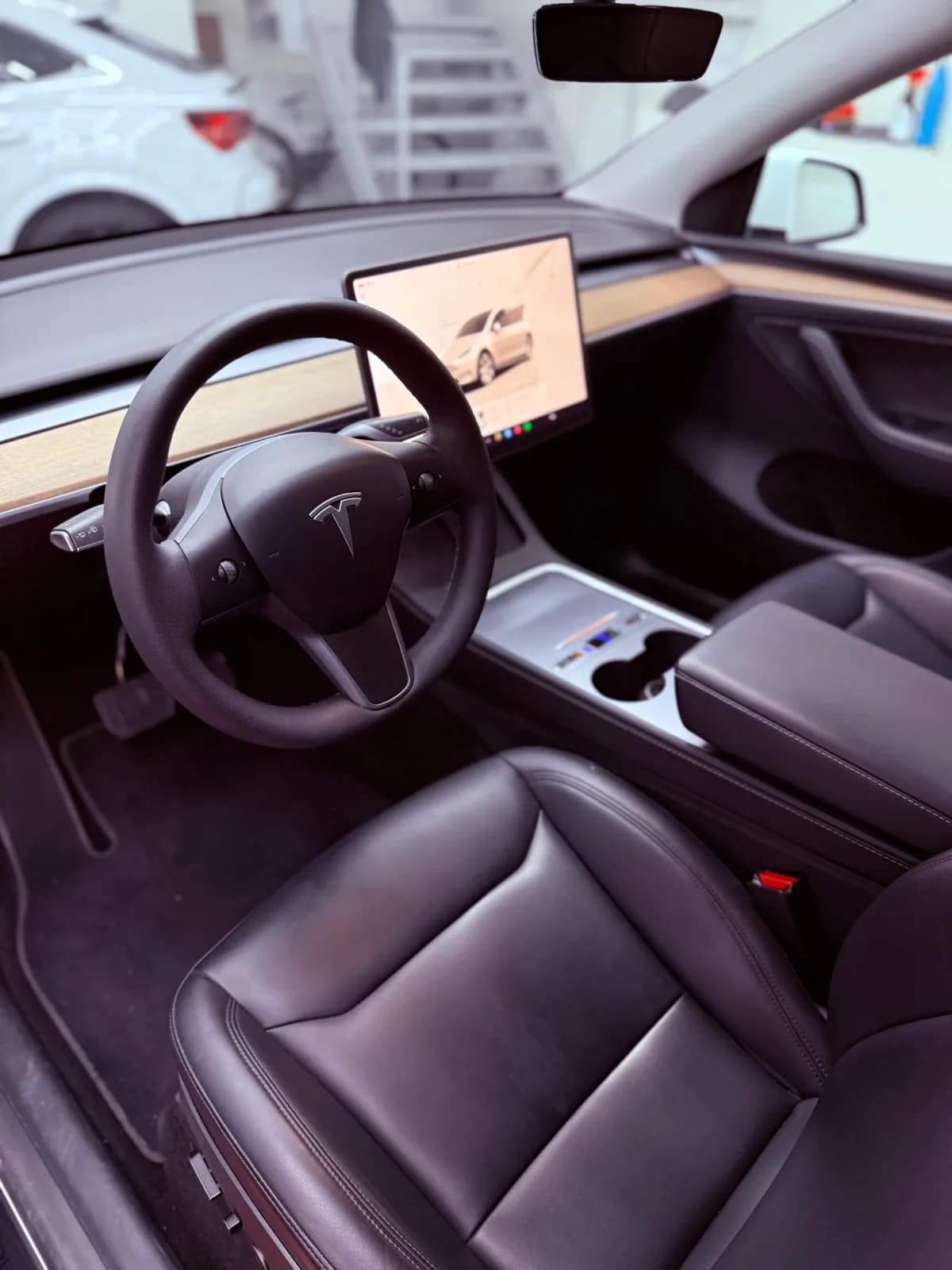 TESLA Model Y - Miniature 16