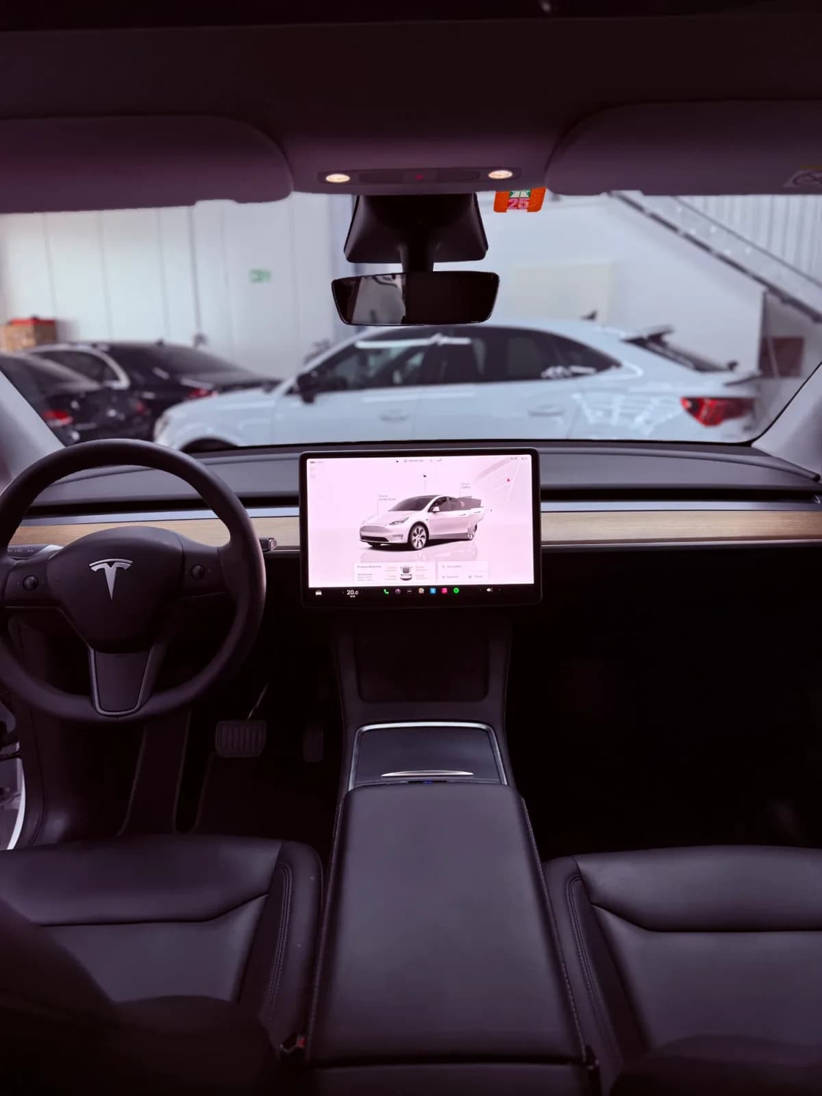 TESLA Model Y - Miniature 21