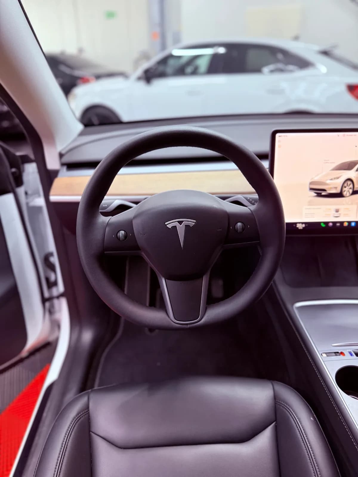 TESLA Model Y - Miniature 22