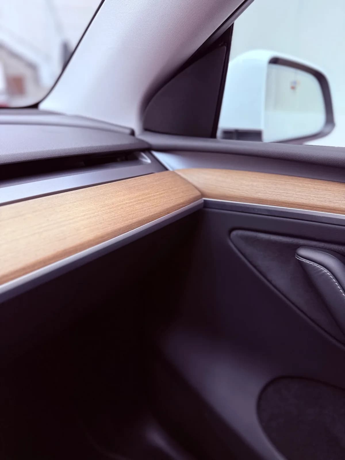 TESLA Model Y - Miniature 26