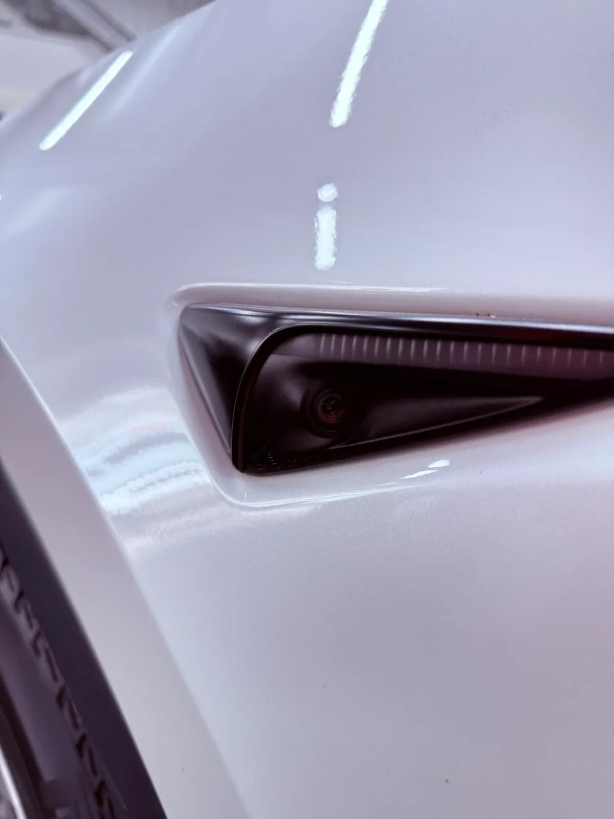 TESLA Model Y - Miniature 30
