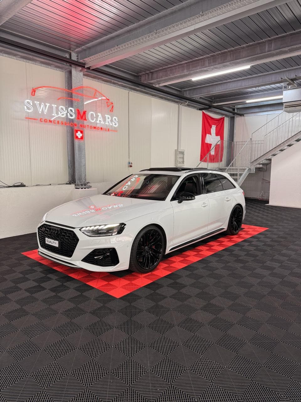 AUDI RS4 - Photo 1